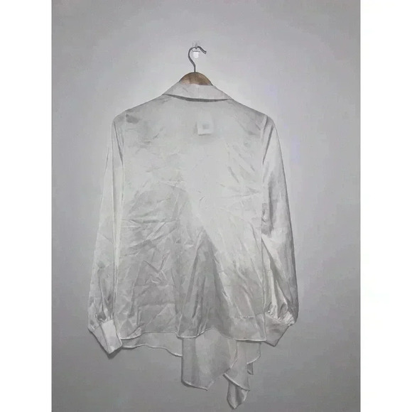 Vici x Fate Satin Wrap Blouse White Size M NO BELT - Picture 5 of 12